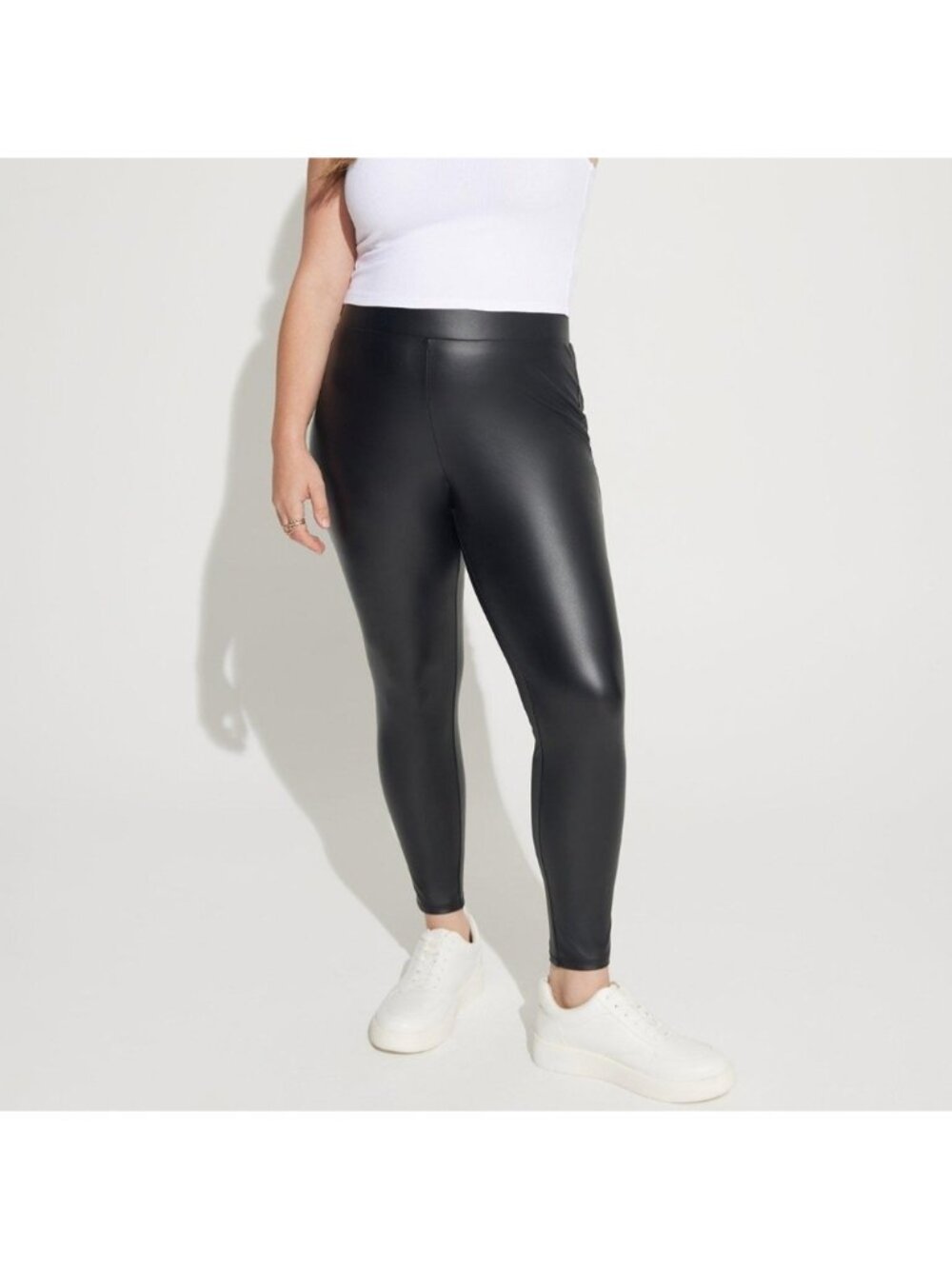 Torrid Black Faux Leather Pixie Pamts Ankle Crop Stretch High Rise Size 1 1X